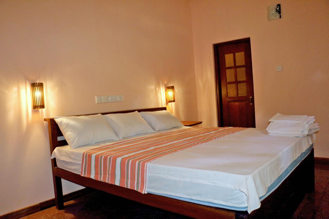Lavish Eco Jungle Hotel Tissamaharama Exterior photo