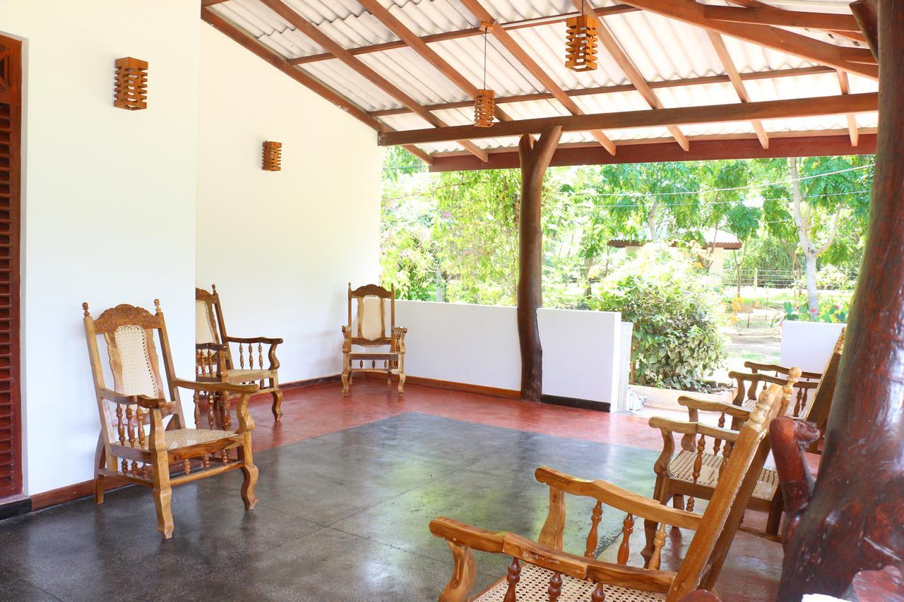 Lavish Eco Jungle Hotel Tissamaharama Exterior photo